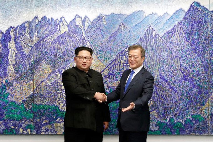 nhung doan hoi thoai giua kim jong un va moon jae in trong cuoc gap lich su