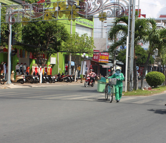 nhoc nhan muu sinh duoi cai nang nhu do lua