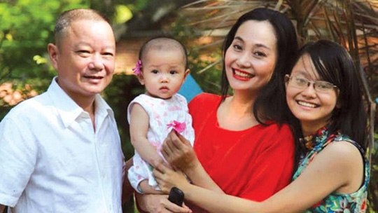 nsut hanh thuy co con gai lon nhu hu mam treo dau giuong