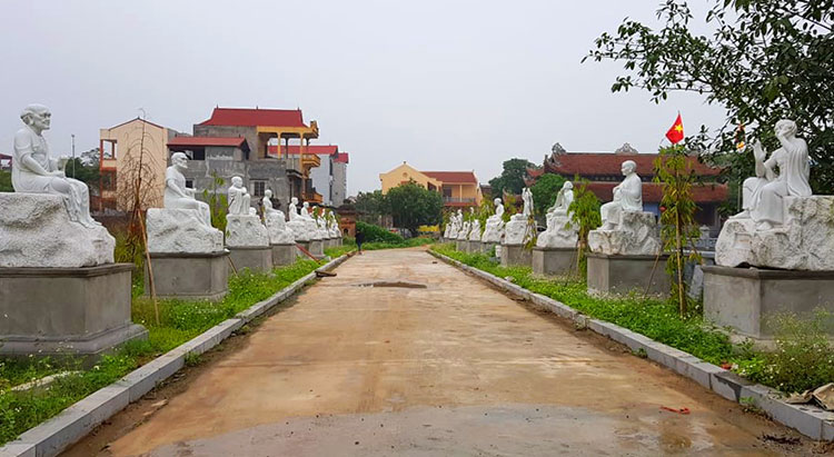 ha noi xac minh vu 16 pho tuong la han trong ngoi chua bi dap pha