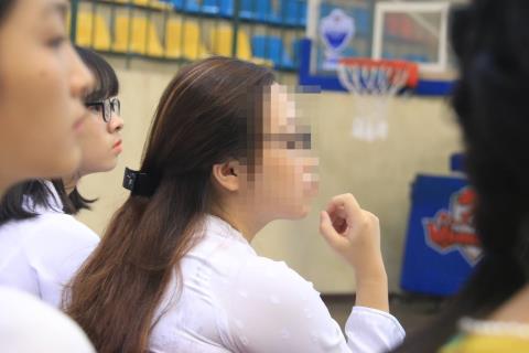gian lan diem thi dung bien hoc sinh thanh nguoi noi doi