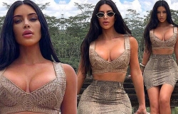 kim kardashian di cuoi voi cung khong quen khoe vong mot khung