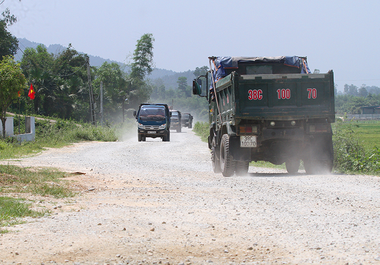 thon gan 10 nam o nhiem bui duong o ha tinh