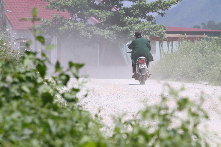 thon gan 10 nam o nhiem bui duong o ha tinh