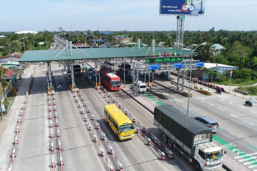 de xuat bo quy dinh tram thu phi cach nhau toi thieu 70km