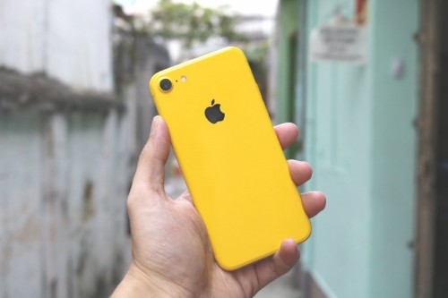 iphone 2018 se duoc mac ao moi noi bat voi mau mau xanh vang hong