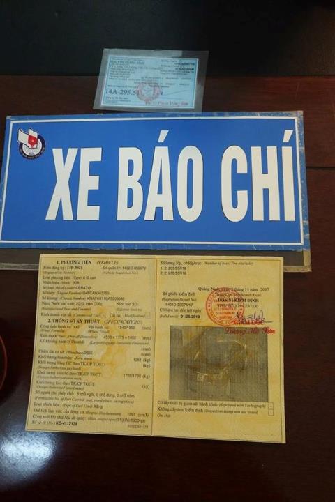 ba can bo chan xe gas giai trinh dung logo xe bao chi