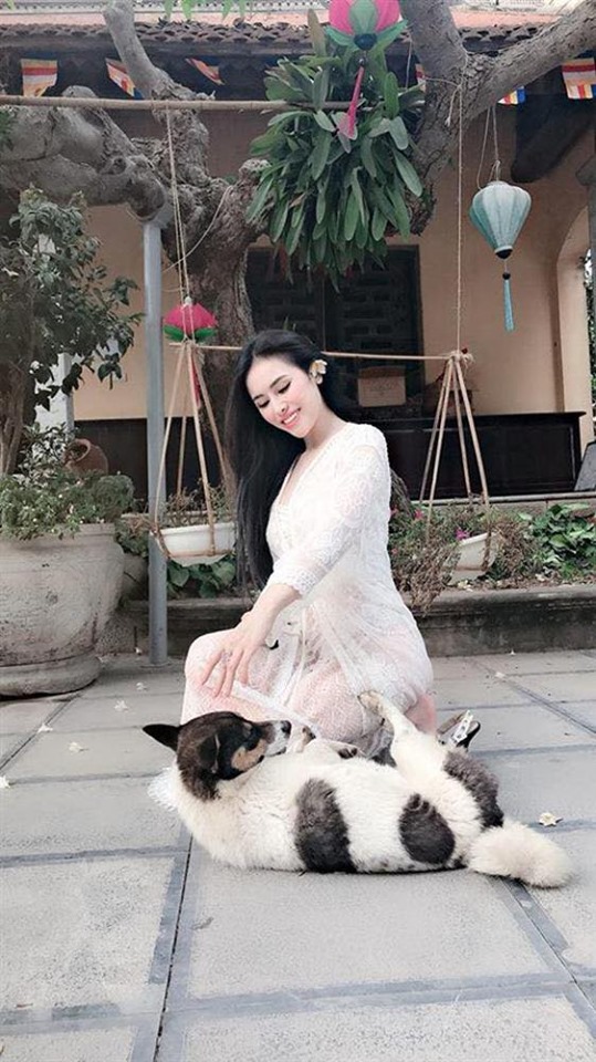 thu dung gay tranh cai khi dien do ren xuyen thau phan cam len chua