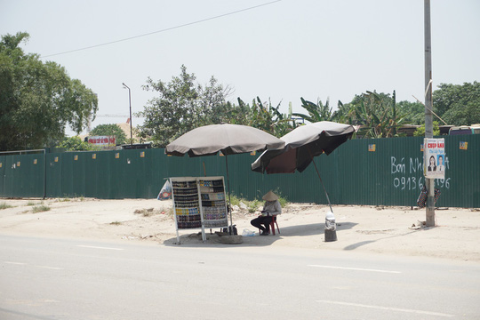 ha noi nguoi dan vat va duoi troi nang nong tren 40 do c