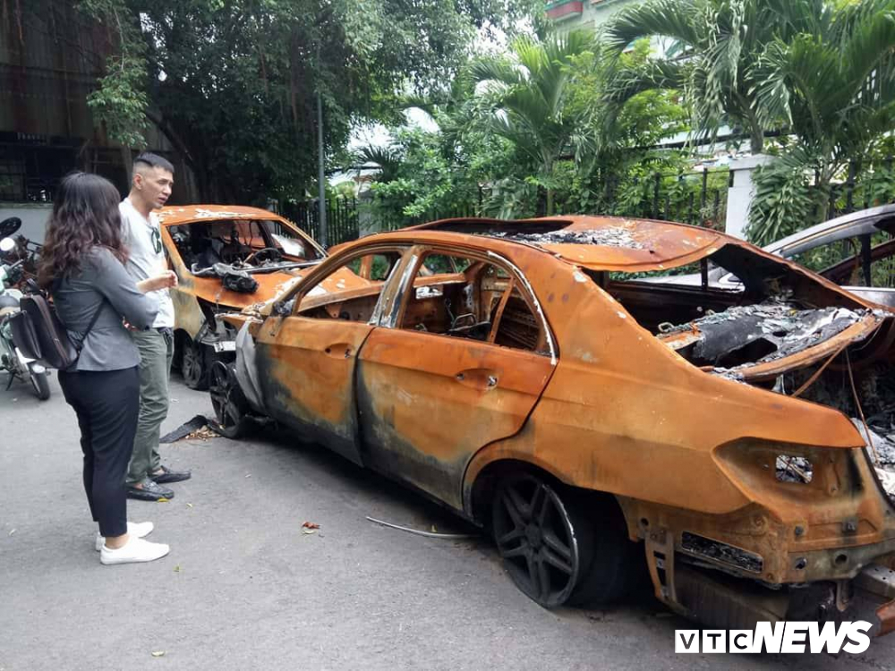 vua thoat khoi tham kich cu dan carina lai khon kho vi bao hiem