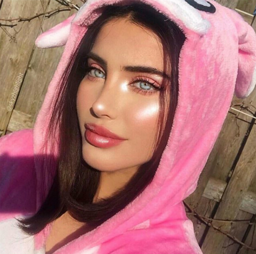 Gái Tây đua nhau theo mốt da bóng loáng gai tay dua nhau theo mot da bong loang soi guong duoc