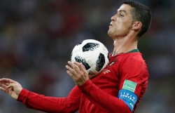 hlv hierro nga mu khi ronaldo lap hattrick dau tien tai world cup 2018