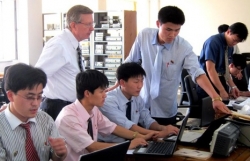 tu nhan my duoc tha nham bi vo cho thang den nha giam sau 2 tieng