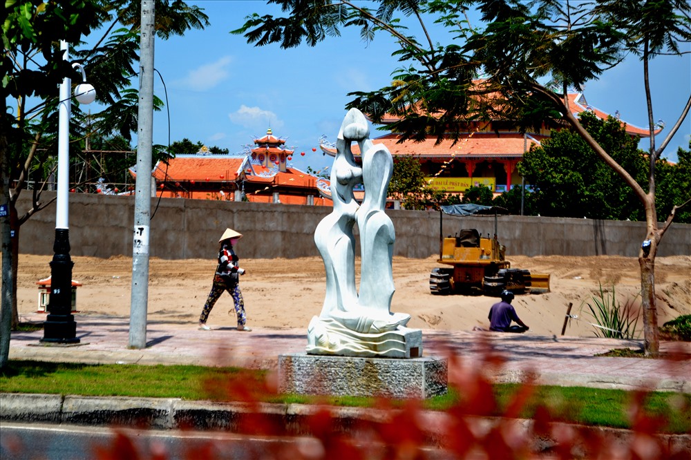 tuong nghe thuat thanh rac dieu khac phon thuc duoc dat truoc cua chua