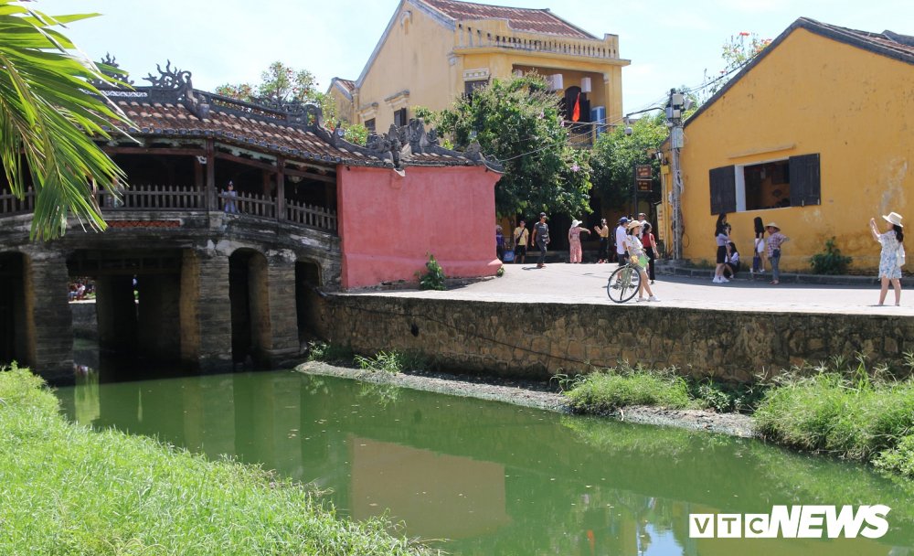 bieu tuong 4 the ky cua pho co hoi an gong ganh noi lo 2 trong 1