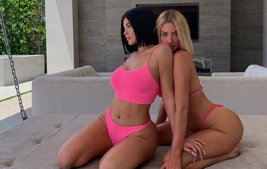 kylie jenner nhan gach da vi lam tiec cam hung phim 18