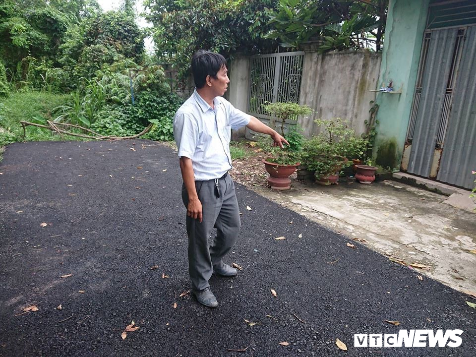 manh thuong quan bo tien lam duong giup dan dong y pha duong nhua tra lai duong dat