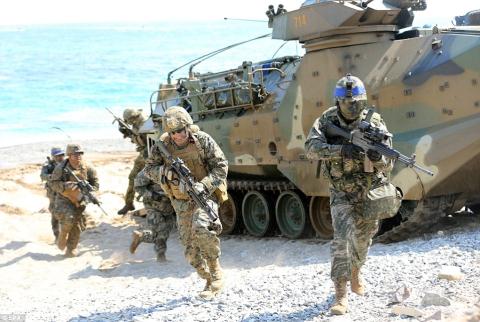 my vuon voi bach tuoc khi ranh tay voi trieu tien