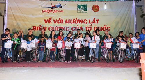 vietjet tri an gia dinh chinh sach o muong lat