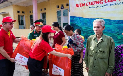 vietjet tri an gia dinh chinh sach o muong lat