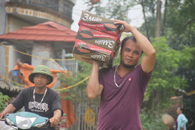 nuoc lu chia cat nhieu khu vuc ngoai thanh ha noi