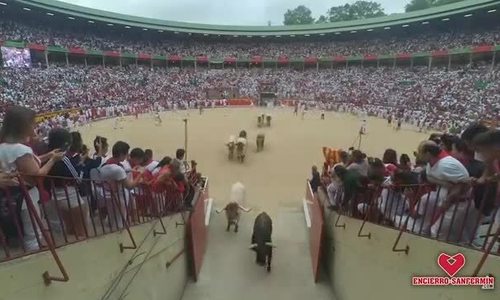 ba nguoi bi dam trong ngay khai man le hoi bo tot tay ban nha