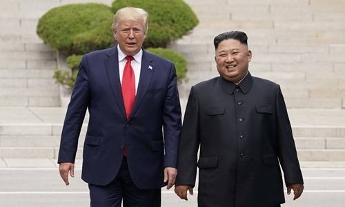 trump noi ve nu cuoi cua kim jong un khi gap mat o bien gioi lien trieu