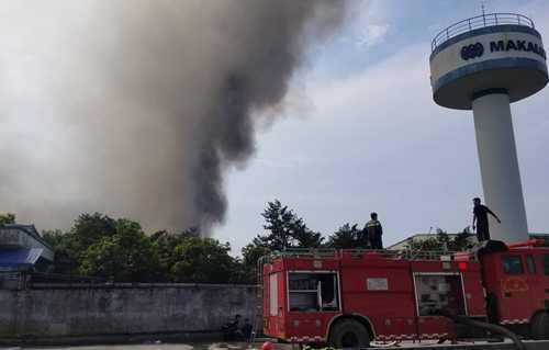 xuong may o hai duong boc chay du doi