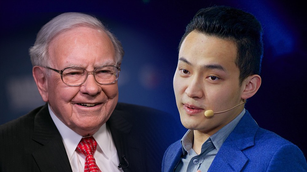 Doanh nhân người Trung Quốc Justin Sun (trái) và tỷ phú Warren Buffett. Ảnh: CGTN.