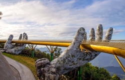 Cầu Vàng Đà Nẵng lọt top những cầu đi bộ ấn tượng nhất thế giới