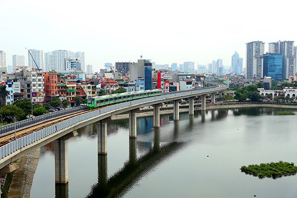 dong dien chay thu tau tren cao luu y nguoi dan xam nhap trai phep