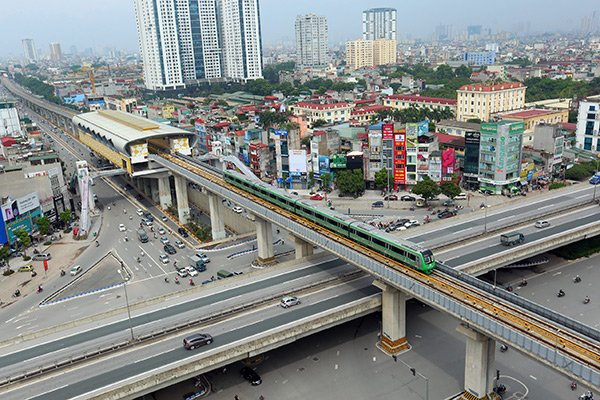 dong dien chay thu tau tren cao luu y nguoi dan xam nhap trai phep