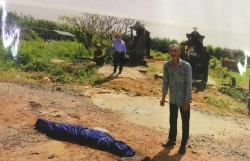 chuyen kinh di o noi du minh xuong vuc tham tim xac chet thoi