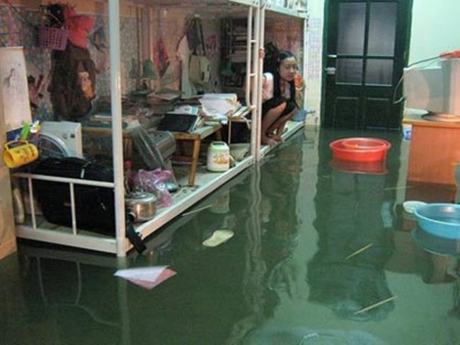 Ảnh trận lụt lịch sử năm 2008 ở Hà Nội: 10 năm nhìn lại vẫn choáng anh tran lut lich su nam 2008 o ha noi 10 nam nhin lai van choang