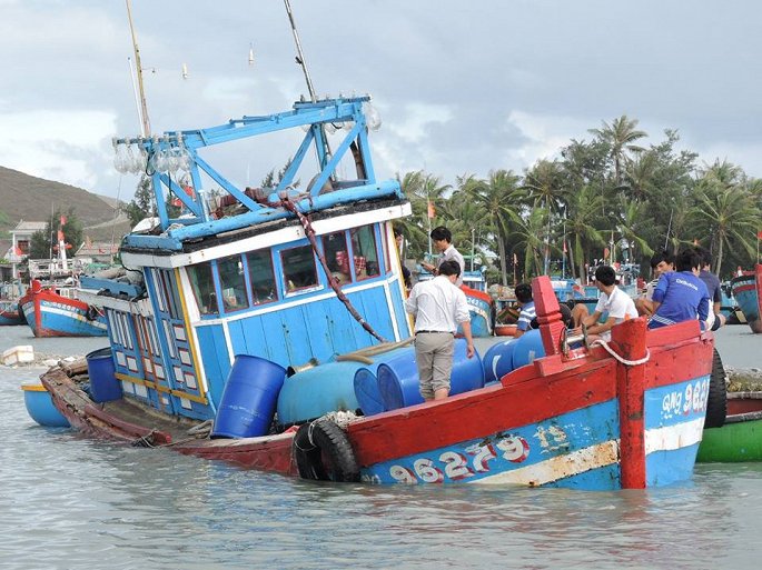 trong 3 ngay 3 tau ca cua ngu dan quang ngai bi chim tren bien