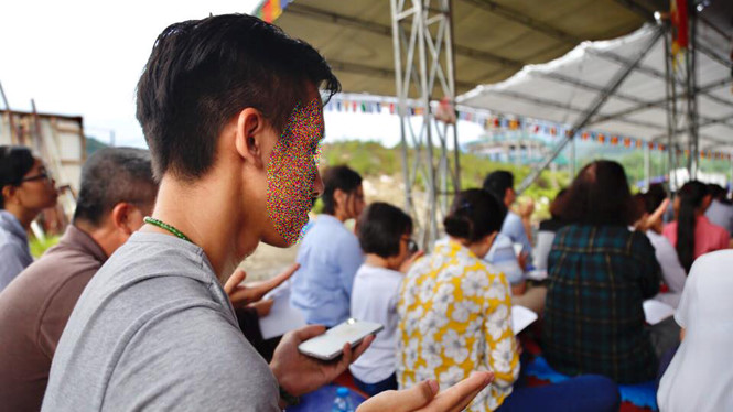 hang ngan nguoi doi mua du le cau sieu thai nhi o tay thien