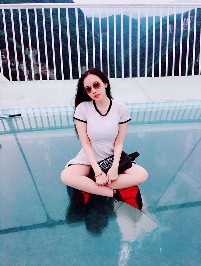 cuoc song cua nhung hot girl noi tieng nho vong 1 khung gio ra sao