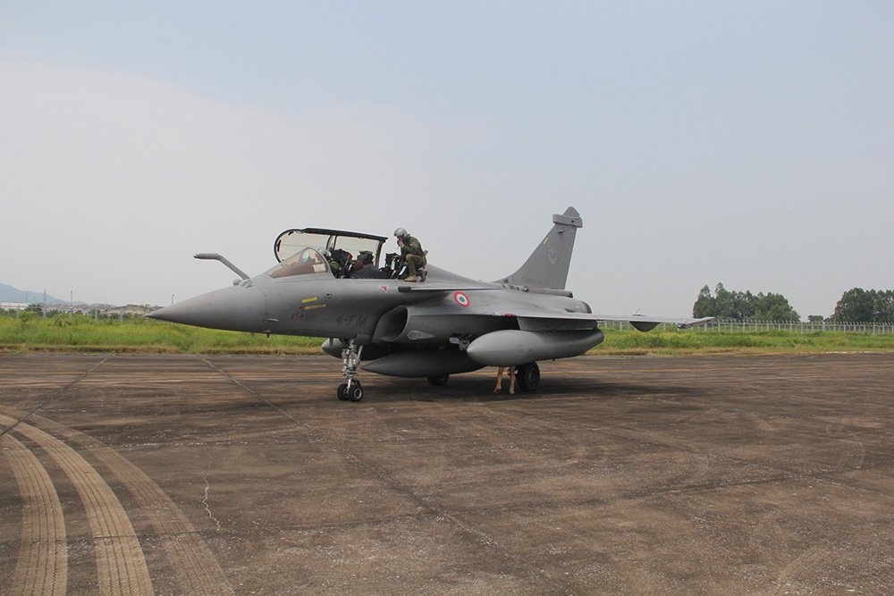 lich su 3 tiem kich toi tan phap rafale ha canh xuong noi bai