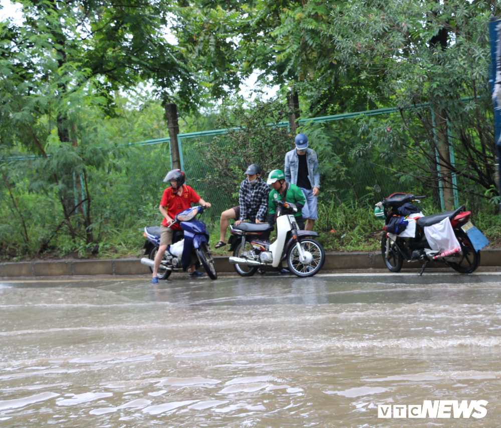 thien duong bao son ngap sau trong bien nuoc dan dung may no hut nuoc cuu biet thu dat tien