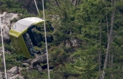 Cáp treo ở Canada bị phá hoại, gần 30 cabin rơi xuống đất