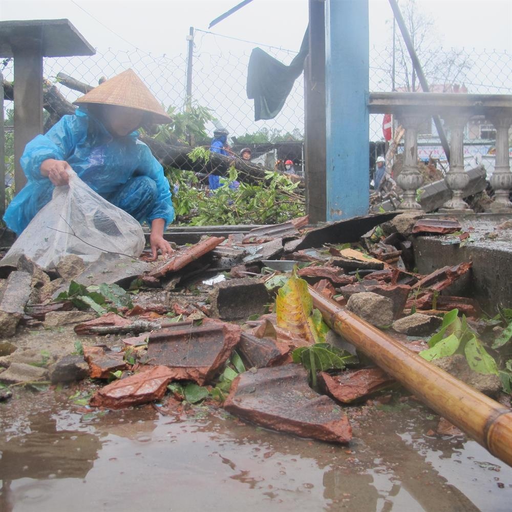 cap nhat hien truong nhung thiet hai dau tien truoc sieu baoso 10 tai mien trung