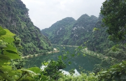 ngat ngay voi canh dep nhu phim kiem hiep cua dao chim ninh binh