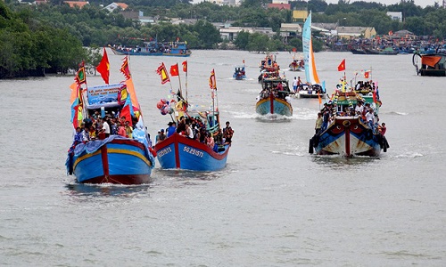 tp hcm mo bay tour duong song moi to chuc giai marathon quoc te