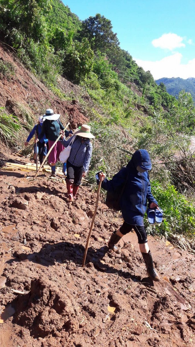 thay tro ron lu thanh hoa coi dep loi bun den truong du khai giang