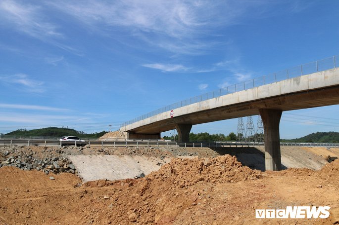 anh cao toc da nang quang ngai van ngon ngang sau ngay thong xe