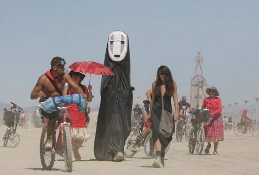 burning man le hoi danh cho nhung ga dien day hoang da va sang tao