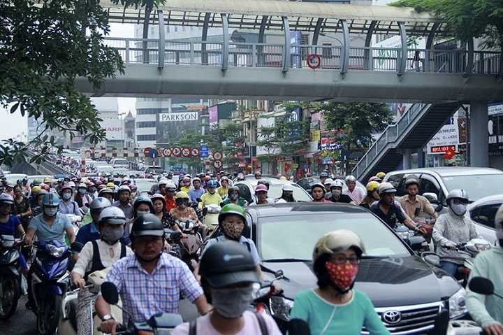 o nhiem tieng on bam coi de the hien quyen uy