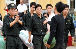 vu bat giu can bo o dong tam nguoi ra dau thu duoc loi gi