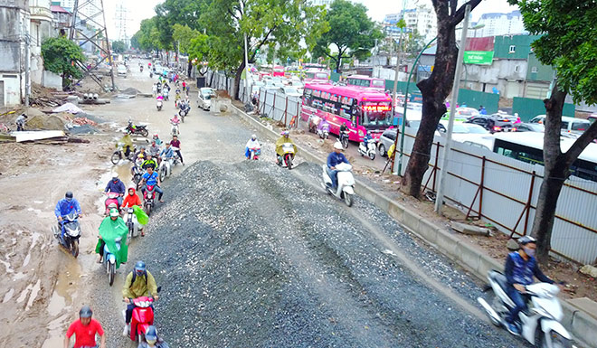 ky la dan thu do loi bun vuot nui di lam trong gio cao diem