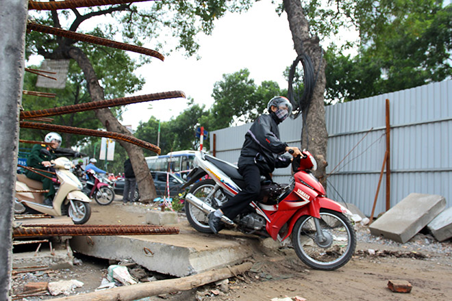 ky la dan thu do loi bun vuot nui di lam trong gio cao diem